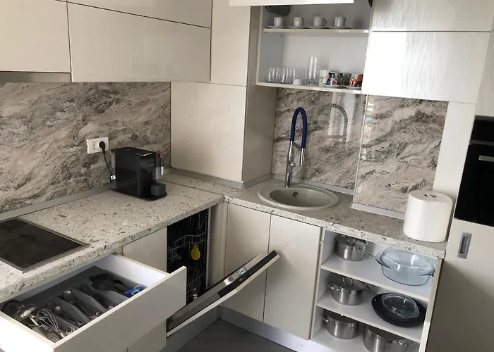 Апартаменти Luxury Westpark 2 View W6 *