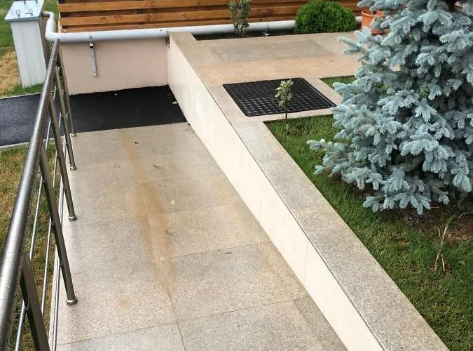 Апартаменти Luxury Westpark 2 View W6 *